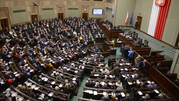 Sejm przyjął ustawę ustanawiającą 12 listopada br. dniem wolnym od pracy