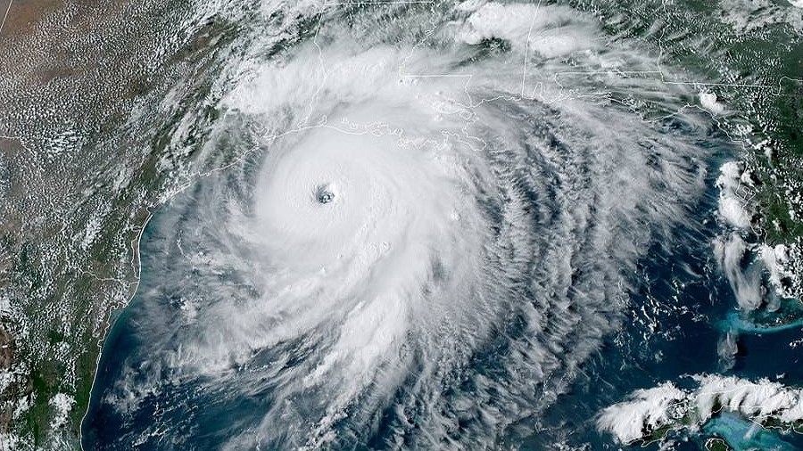 Zdjęcie satelitarne huraganu Laura. Fot. NASA.