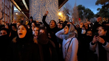 Demonstracje antyrządowe w Teheranie po zestrzeleniu ukraińskiego samolotu
