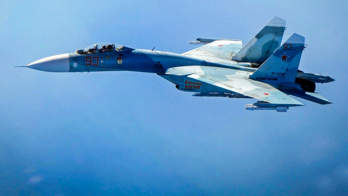 Rosyjski myśliwiec Su-27 przechwycił nad Morzem Bałtyckim dwa amerykańskie bombowce B-1B