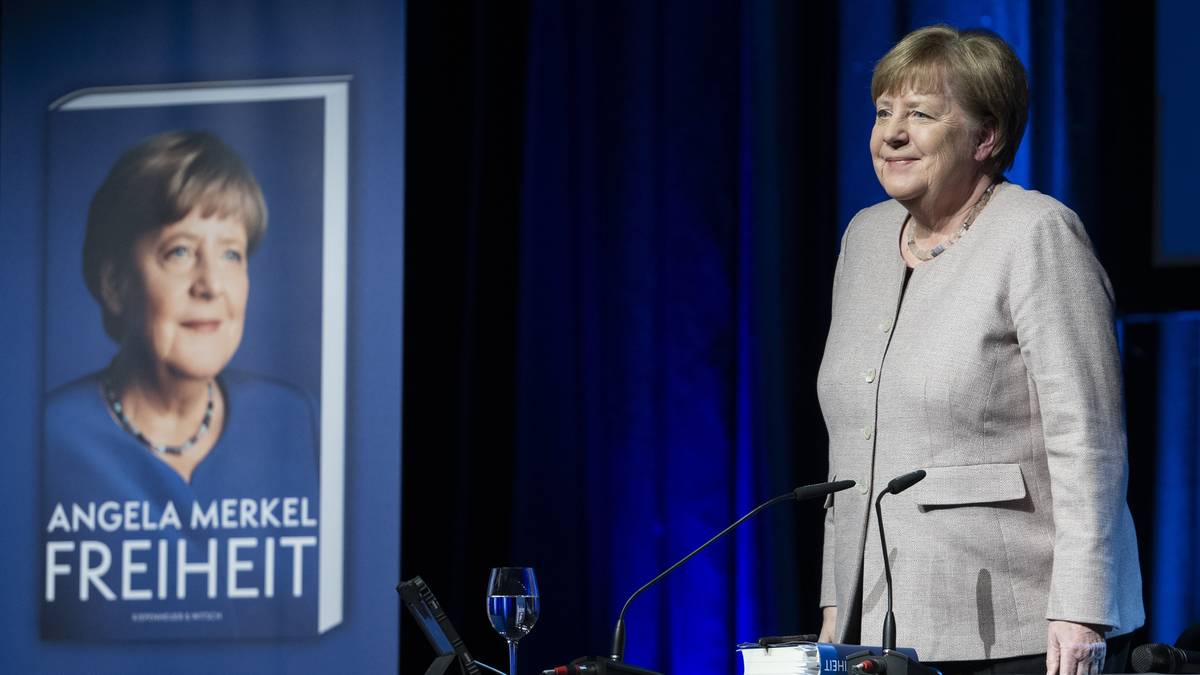 "Powinna milczeć". Niemieccy politycy krytykują Angelę Merkel