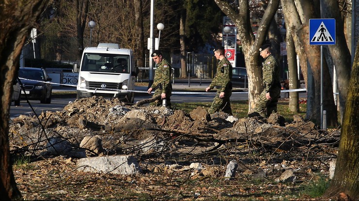 Chorwacja. Szef MON: obok samolotu rozbitego w Zagrzebiu znaleziono części bomby lotniczej
