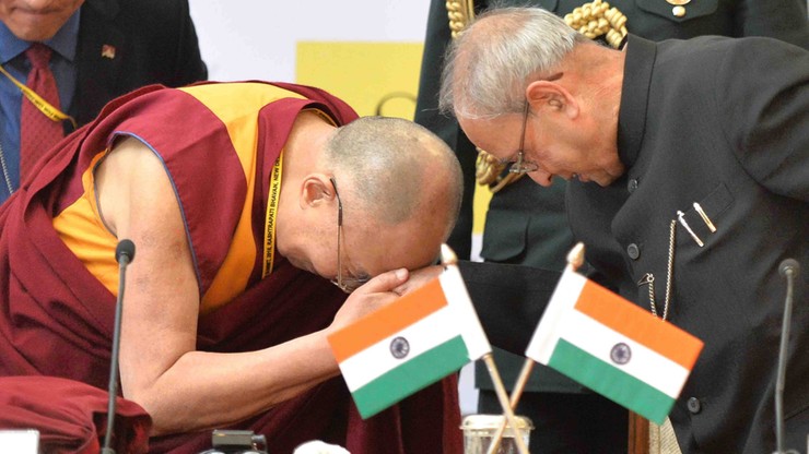 Chiny niezadowolone ze spotkania Dalajlamy z prezydentem Indii