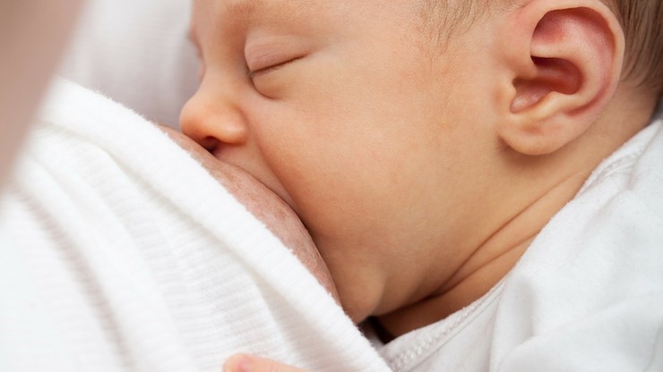 Mleko zaszczepionych matek daje noworodkom odporność na Covid-19