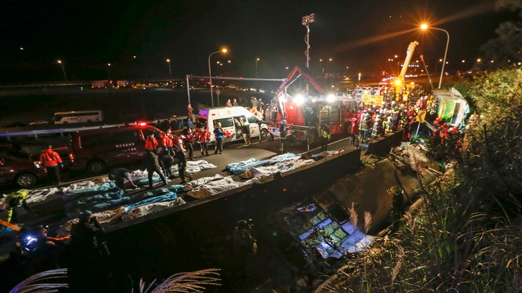 Wypadek autokaru wycieczkowego na Tajwanie. 32 ofiary