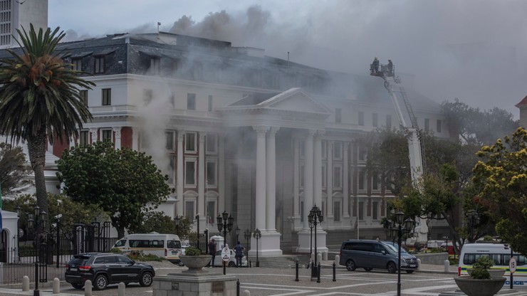 RPA. Płonie budynek parlamentu w Kapsztadzie. Strażacy od kilku godzin walczą z żywiołem