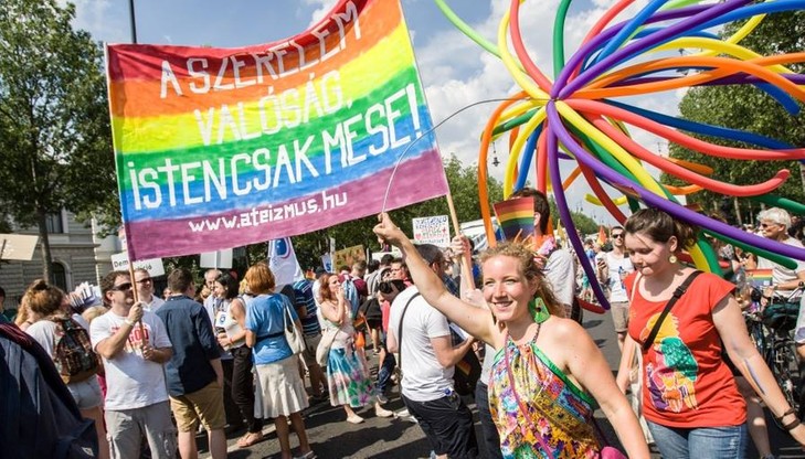 Węgry. Drugi etap procedury KE ws. "ostrzeżenia" przed treściami LGBT