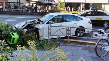 Samochód wjechał w pieszych. Dramatyczne sceny na ulicach Tokio