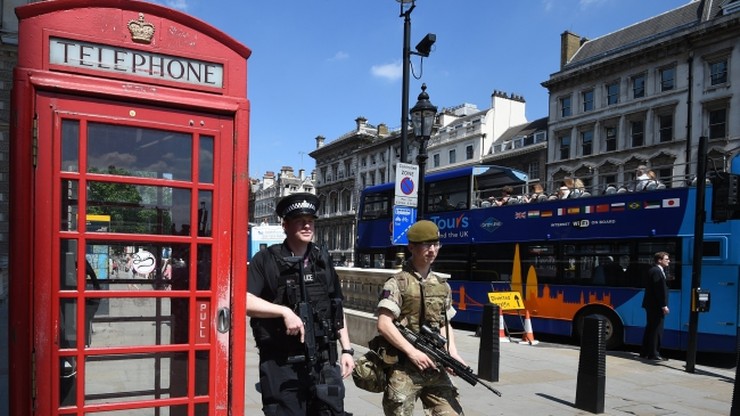 Brytyjski rząd uspokaja: brak sygnałów o zagrożeniach podczas weekendu