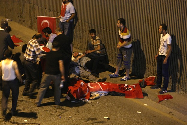 Wojsko próbowało przejąć władzę w Turcji. Zamach stanu godzina po godzinie