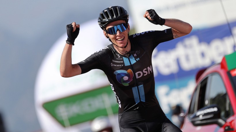 Vuelta a Espana: Romain Bardet wygrał 14. etap, Odd Christian Eiking wciąż liderem