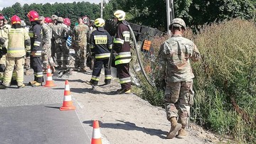 Wypadek amerykańskiej cysterny pod Bydgoszczą. Blokada drogi potrwa do wieczora