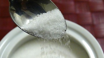 Czy aspartam jest szkodliwy? Ma zostać uznany przez WHO za “potencjalnie rakotwórczy”