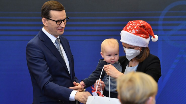 Mateusz Morawiecki złożył życzenia polskim rodzinom. Przypomina o Rodzinnym Kapitale Opiekuńczym