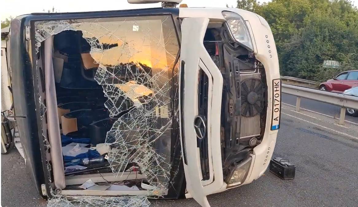 Bus accident with Polish tourists in Bulgaria. They were injured.