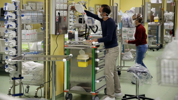 Nowe obostrzenia z powodu koronawirusa we Włoszech. Już prawie 5,5 tys. ofiar śmiertelnych