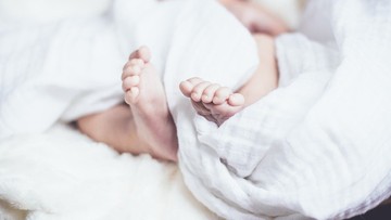 Zakażonemu koronawirusem noworodkowi nie grozi już niebezpieczeństwo [DOBRA WIADOMOŚĆ]