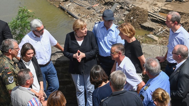 Powodzie w Niemczech i Belgii. Angela Merkel odwiedziła "męczeńskie miasteczko"