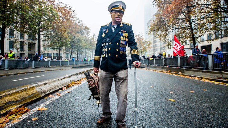 Manifestacja wojskowych w Belgii przeciwko podniesieniu wieku emerytalnego