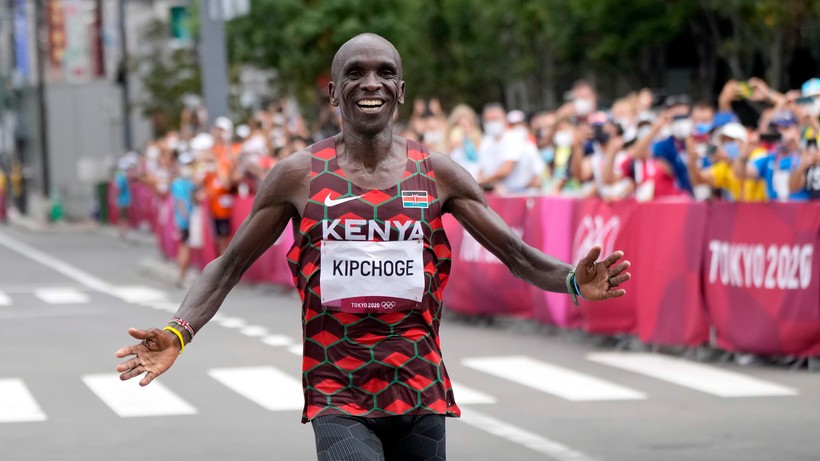 Tokio 2020: Drugie olimpijskie złoto Eliuda Kipchoge w maratonie