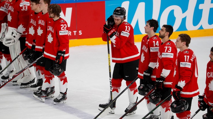 MŚ w hokeju: Szczęśliwy awans Kanady