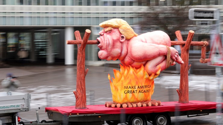 Trump, Putin, Kaczyński. Karykatury światowych przywódców podczas odwołanej parady