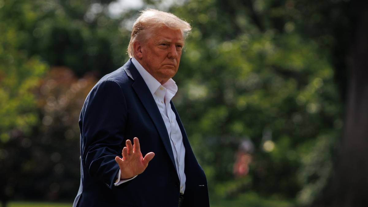 Trump zapowiada 30-procentowe cła na towary z UE. Podał datę