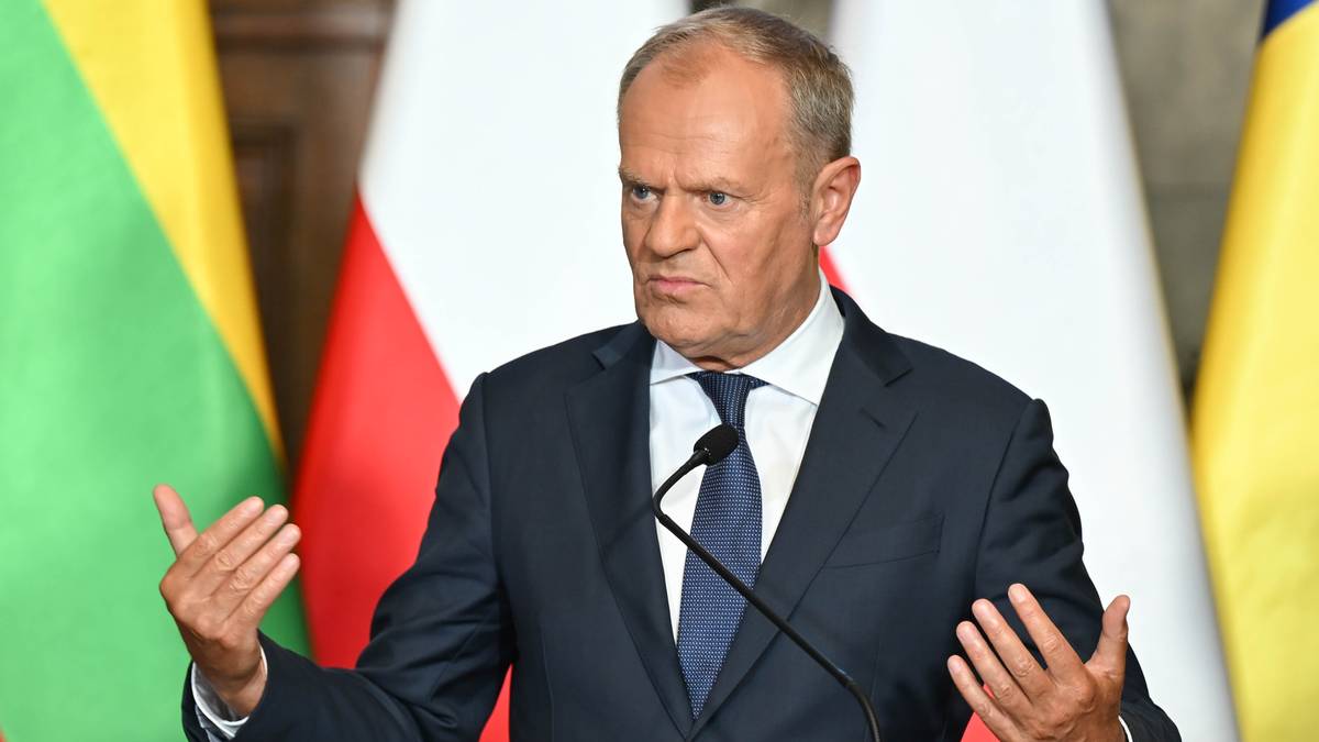 Miller i Pawlak: Tusk popełnił błąd, wikłając się w aferę Szpitala Południowego