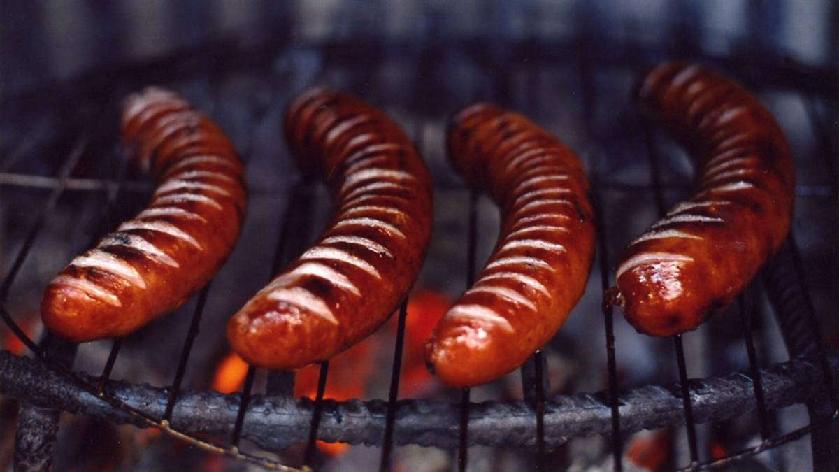 Jarmark wielkanocny w Krakowie otwarty. Kiełbasa za 50 zł nie jest najdroższą pozycją