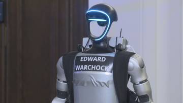 Nietypowy gość w studiu parlament. Robot AI chce mieć takie same prawa jak człowiek