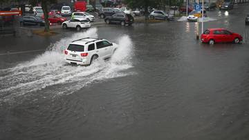 Rzeszów spłynął po gwałtownej burzy. Podtopione ulice, a choćby szpitale