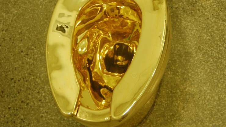 Skradziono toaletę z 18-karatowego złota. Dzieło sztuki zginęło podczas włamania do Pałacu Blenheim