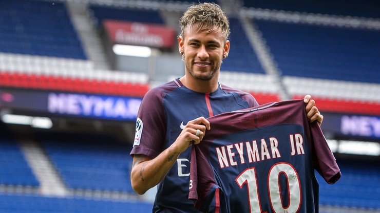 1. Neymar Jr. z Barcelony do Paris Saint-Germain za 222 mln Euro (2017/18).