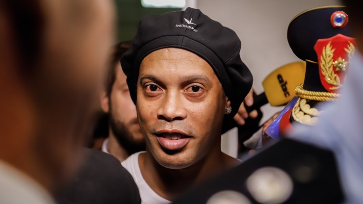 Adwokat Ronaldinho przyznał, że jego klient jest... głupi