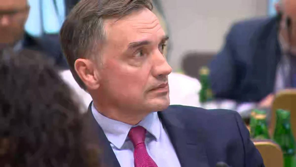 Wiadomo, ile może stracić Ważniak z uposażenia. Padły kwoty, to nie koniec