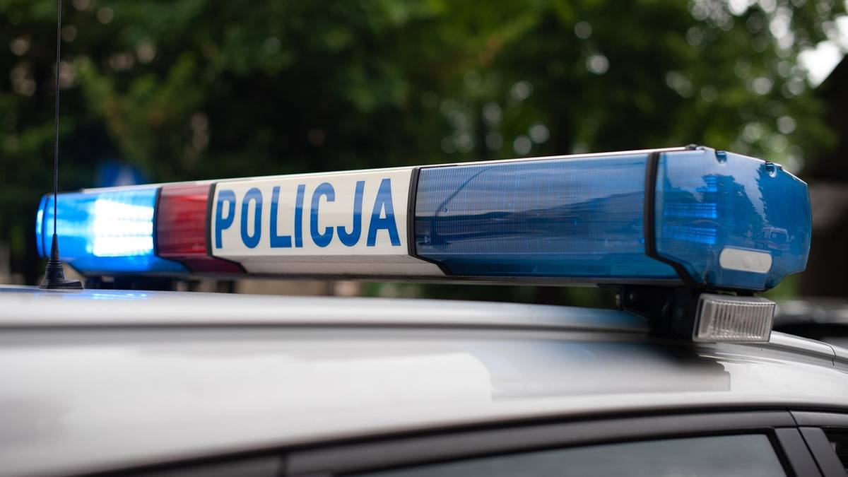 Martwy 44-latek na warszawskim Wawrze. Policja zatrzymała dwie osoby