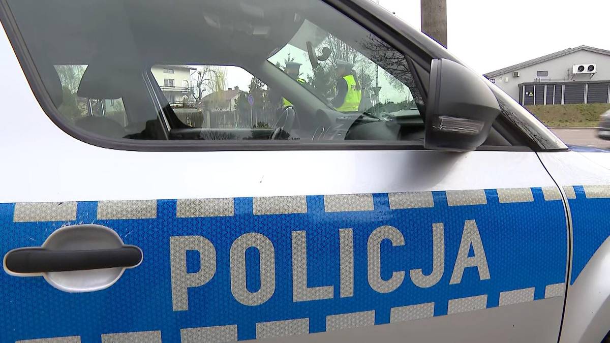 Awantura na środku ruchliwej ulicy. Pijany 32-latek zaatakował policjantów