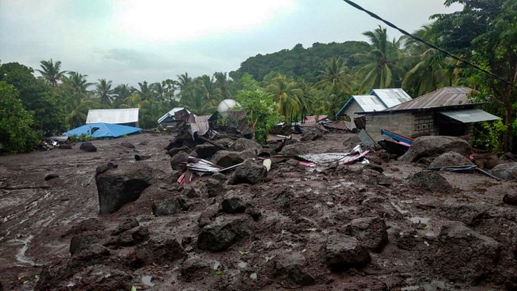 Gwałtowna powódź w Indonezji. Zginęły co najmniej 23 osoby