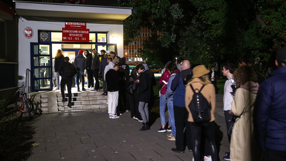 Pirotechnicy w lokalu wyborczym w Warszawie. Istniało ryzyko eksplozji
