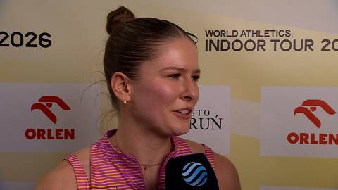 Pia Skrzyszowska, lekkoatletka, w zbliżeniu, podczas wywiadu.