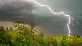 06.05.2022 05:58 Piorun zabił 11 owiec w rejonie Doliny Chochołowskiej w Tatrach. Burze, ulewy i zalążki tornad [ZDJĘCIA]