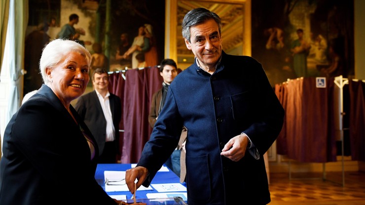 Francja: Fillon wygrał w II turze prawyborów prawicy