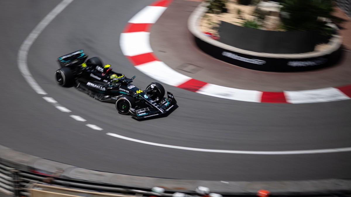 Lewis Hamilton chwali inżynierów Mercedesa
