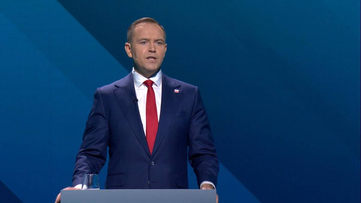 "Znalazłem ich i pochowałem". Nawrocki mówił o ekshumacjach