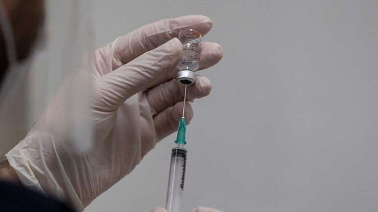 Olsztyn: w dostawie brakowało 30 fiolek szczepionki przeciw COVID-19.  Sprawę wyjaśniła policja