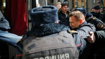 Kilkadziesiąt tysięcy Rosjan wyszło na ulice. Protesty i zatrzymanie Nawalnego