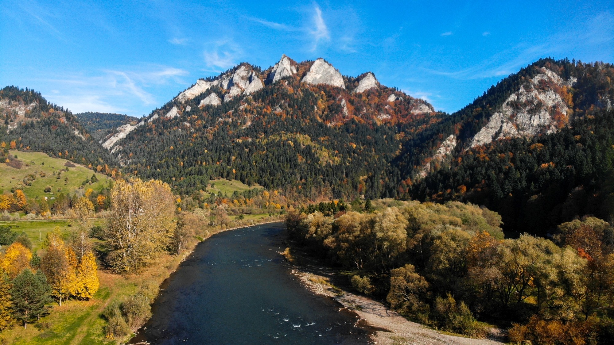 Jesień w górach z lotu ptaka - zdjęcie 4