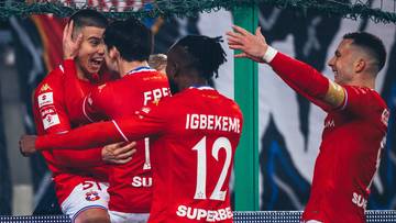 Betclic 1. Liga: Pogoń Grodzisk Mazowiecki - Wisła Krak&oacute;w. Relacja live i wynik na żywo