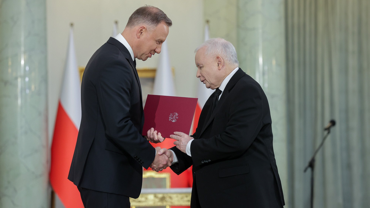 Jarosław Kaczyński wrócił do rządu. Dymisje czterech wicepremierów