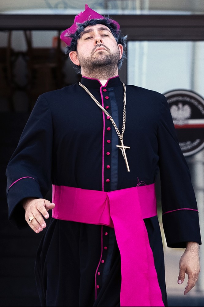 „Troje pod przykrywką” - odcinek 2: Przez klasztor do grubej kasy